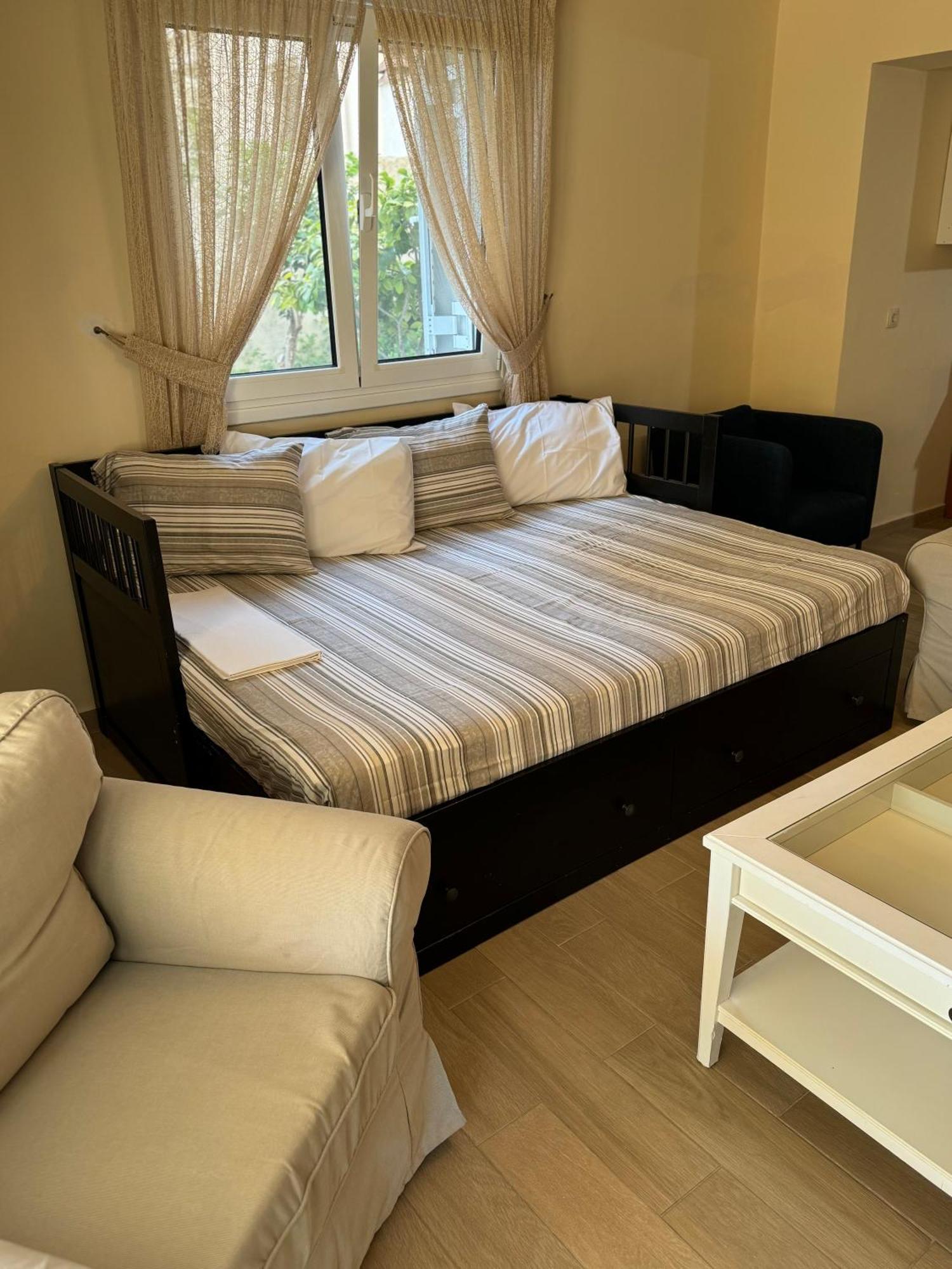 Home Garden İgumeniça Dış mekan fotoğraf